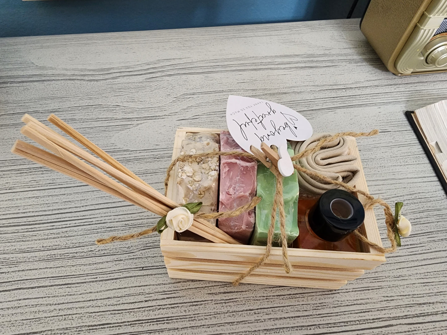 🎁 Caja de Regalo #4 - 3 Jabones Artesanales & Difusor 1.5 onz.